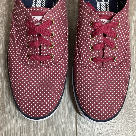 NWOT Keds Champion Burgundy White Polka Dot Canvas Sneakers Eyelet Lace Up  8 - Picture 5 of 13
